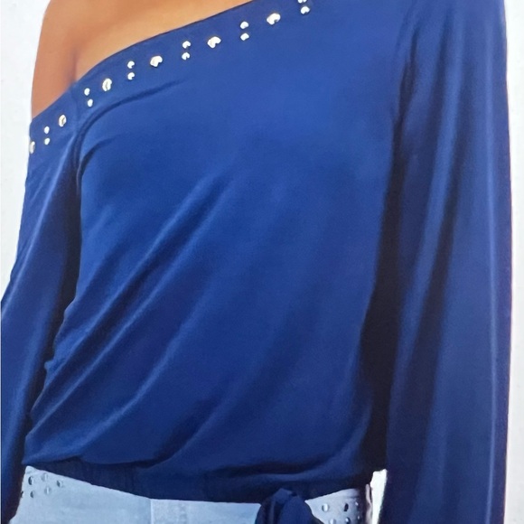 Women’s Asymmetric Top - Picture 3 of 3